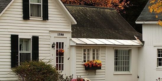 selling-in-fall-exterior-shutterstock_767752-929524