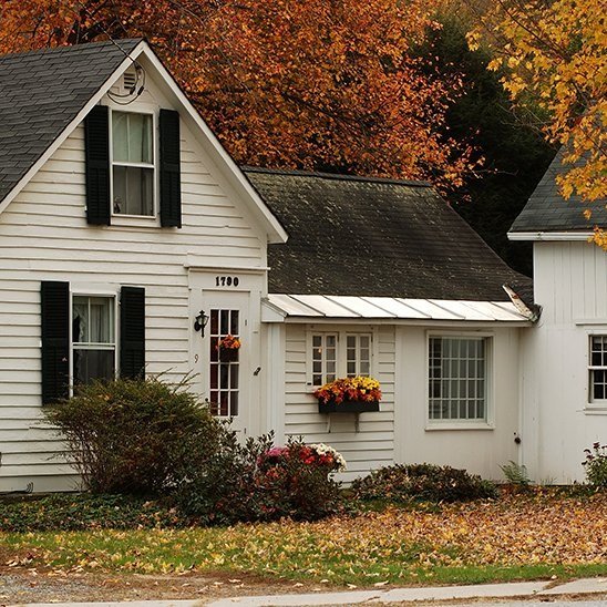 selling-in-fall-exterior-shutterstock_767752-929524
