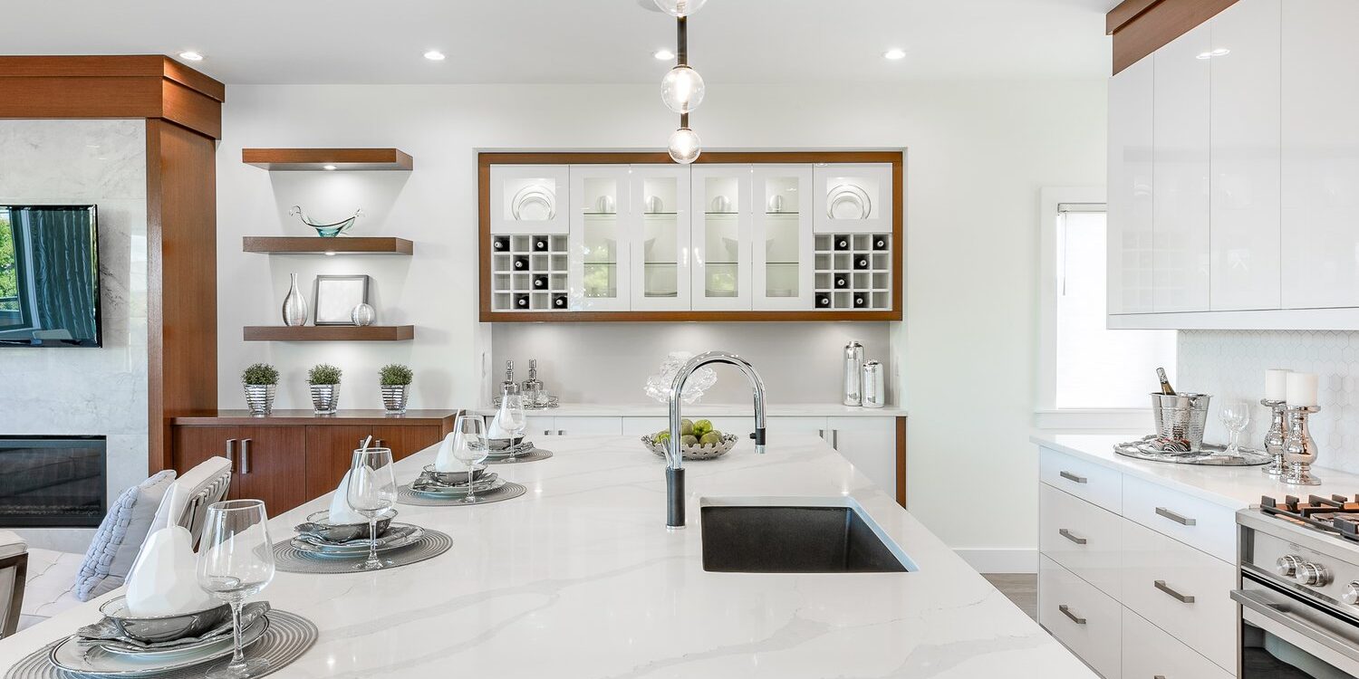 Beautifully,Staged,Home,Near,The,Beach,Decorated,With,Whites,And