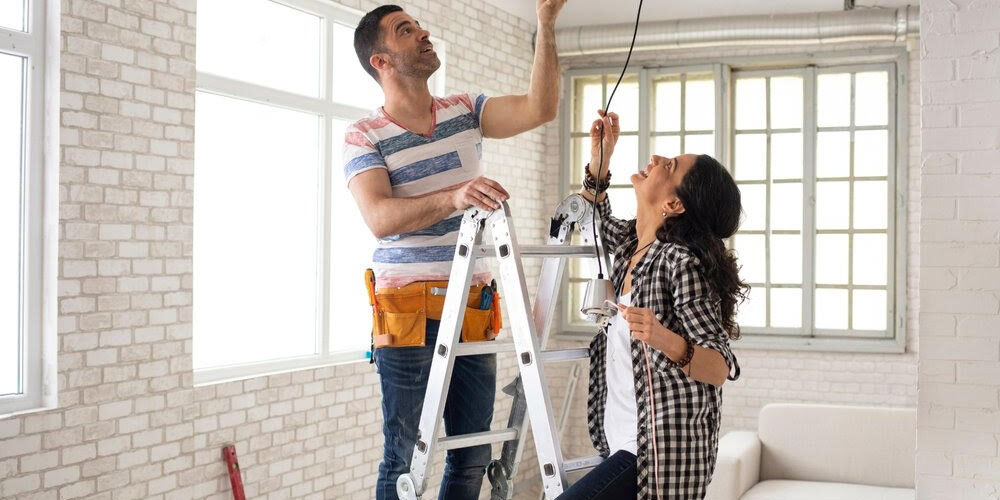 TopRenovations Couple making home renovations