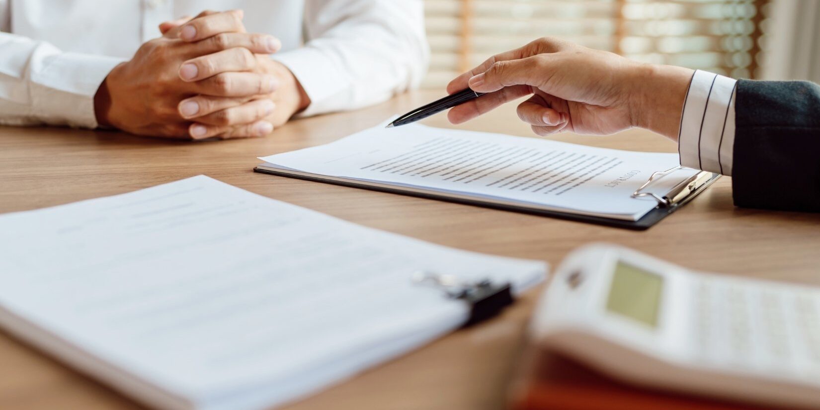 HomeOwnersInsurance Signing a Home Owners Insurance Contract